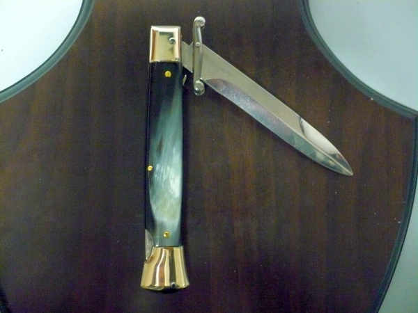 Swinguard- Famiglia Spadon- italian stiletto 23 cm - corno di bufalo brasiliano / brazilian buffalo horn - lama baionetta - 2