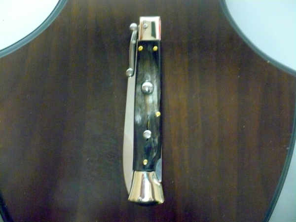 Swinguard- Famiglia Spadon- italian stiletto 23 cm - corno di bufalo brasiliano / brazilian buffalo horn - lama baionetta - 2