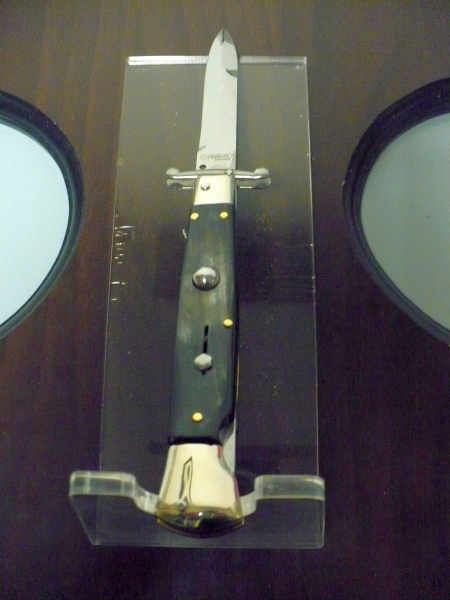 Swinguard- Famiglia Spadon- italian stiletto 23 cm - corno di bufalo brasiliano / brazilian buffalo horn - lama baionetta - 2