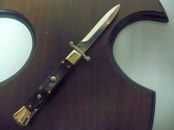 Swinguard- Famiglia Spadon- italian stiletto 23 cm - corno di bufalo brasiliano / brazilian buffalo horn - lama baionetta - 2
