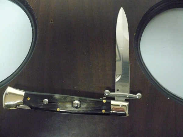 Swinguard- Famiglia Spadon- italian stiletto 23 cm - corno di bufalo brasiliano / brazilian buffalo horn - lama baionetta - 2
