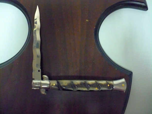 Frank Beltrame , italian stiletto - 28 cm , corno di ariete - lama kriss , modello FB 28/89K - 2