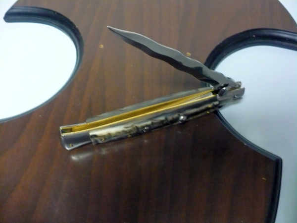Frank Beltrame , italian stiletto - 28 cm , corno di ariete - lama kriss , modello FB 28/89K - 2