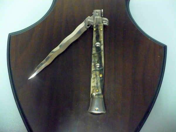 Frank Beltrame , italian stiletto - 28 cm , corno di ariete - lama kriss , modello FB 28/89K - 2