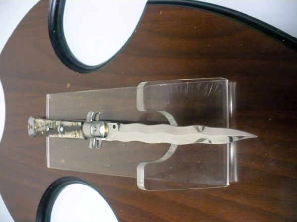 Frank Beltrame , italian stiletto - 28 cm , corno di ariete - lama kriss , modello FB 28/89K - 2