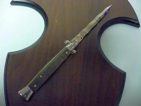 Frank Beltrame , italian stiletto - 28 cm , corno di ariete - lama kriss , modello FB 28/89K - 2