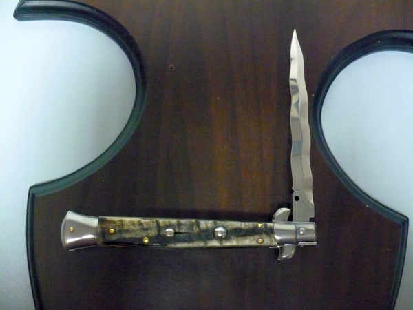 Frank Beltrame , italian stiletto - 28 cm , corno di ariete - lama kriss , modello FB 28/89K - 2