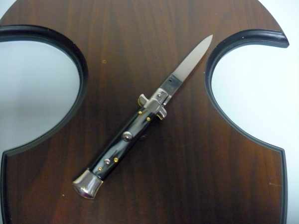 Coltello a scatto, italian stiletto -20 cm imitazione di corno di bufalo - lama classica, pugnale artigianale Maniago Italia - 1