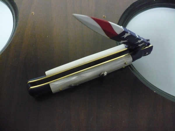 Frank Beltrame italian stiletto-23 cm imitazione di madreperla,baionetta con bandiera americana , edizione limitata - numero 15/26