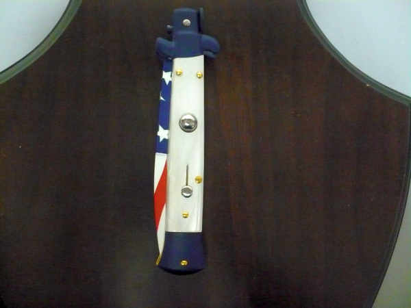 Frank Beltrame italian stiletto-23 cm imitazione di madreperla,baionetta con bandiera americana , edizione limitata - numero 15/26
