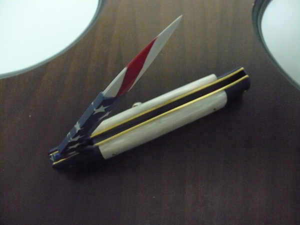 Frank Beltrame italian stiletto-23 cm imitazione di madreperla,baionetta con bandiera americana , edizione limitata - numero 29/26