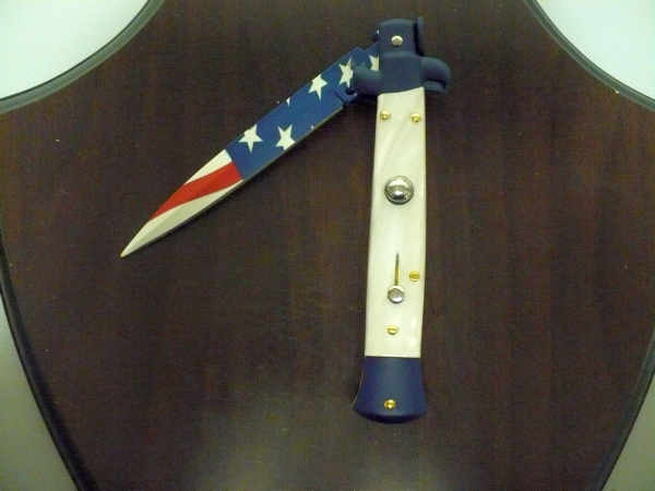 Frank Beltrame italian stiletto-23 cm imitazione di madreperla,baionetta con bandiera americana , edizione limitata - numero 29/26