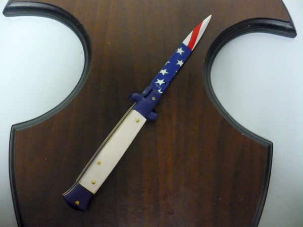 Frank Beltrame italian stiletto-23 cm imitazione di madreperla,baionetta con bandiera americana , edizione limitata - numero 29/26