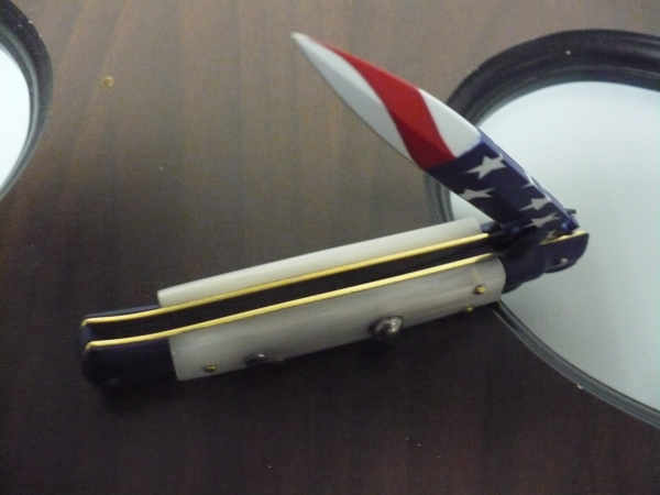Frank Beltrame italian stiletto-23 cm imitazione di madreperla,baionetta con bandiera americana , edizione limitata - numero 40/26