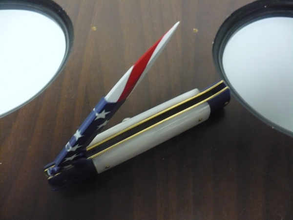 Frank Beltrame italian stiletto-23 cm imitazione di madreperla,baionetta con bandiera americana , edizione limitata - numero 40/26