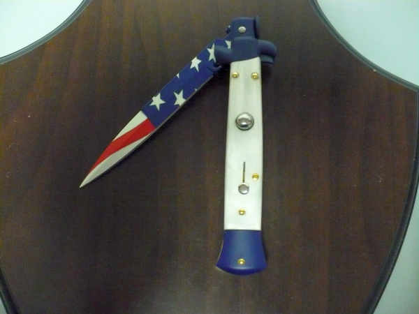 Frank Beltrame italian stiletto-23 cm imitazione di madreperla,baionetta con bandiera americana , edizione limitata - numero 40/26