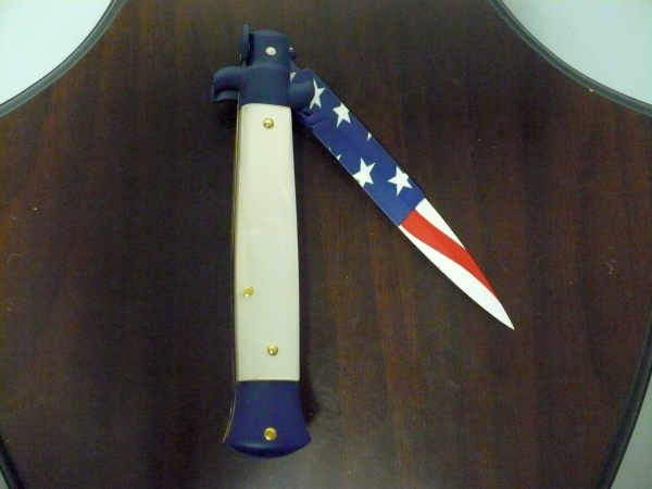 Frank Beltrame italian stiletto-23 cm imitazione di madreperla,baionetta con bandiera americana , edizione limitata - numero 40/26