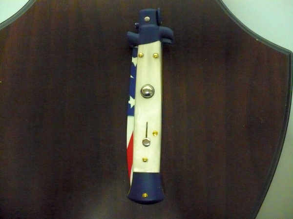 Frank Beltrame italian stiletto-23 cm imitazione di madreperla,baionetta con bandiera americana , edizione limitata - numero 40/26
