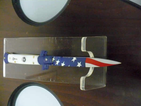 Frank Beltrame italian stiletto-23 cm imitazione di madreperla,baionetta con bandiera americana , edizione limitata - numero 40/26