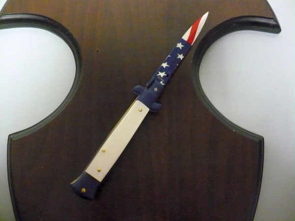 Frank Beltrame italian stiletto-23 cm imitazione di madreperla,baionetta con bandiera americana , edizione limitata - numero 40/26