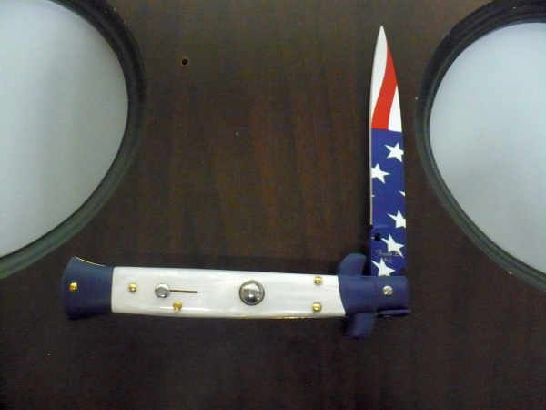 Frank Beltrame italian stiletto-23 cm imitazione di madreperla,baionetta con bandiera americana , edizione limitata - numero 40/26