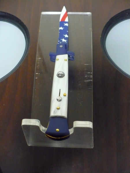 Frank Beltrame italian stiletto-23 cm imitazione di madreperla,baionetta con bandiera americana , edizione limitata - numero 47/26