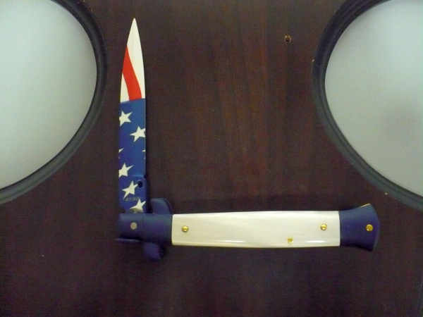 Frank Beltrame italian stiletto-23 cm imitazione di madreperla,baionetta con bandiera americana , edizione limitata - numero 47/26