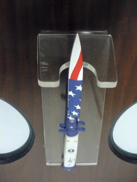 Frank Beltrame italian stiletto-23 cm imitazione di madreperla,baionetta con bandiera americana , edizione limitata - numero 47/26