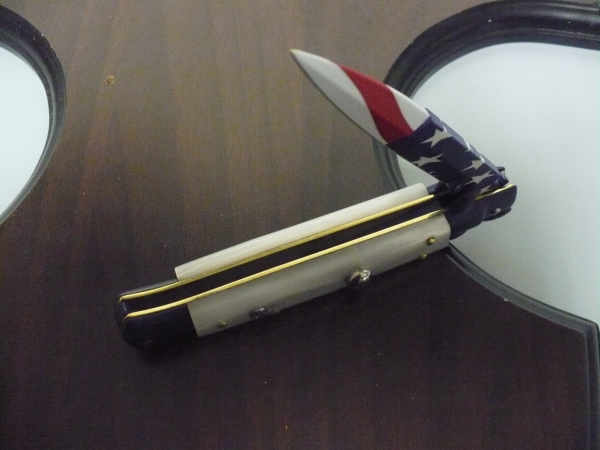 Frank Beltrame italian stiletto-23 cm imitazione di madreperla,baionetta con bandiera americana , edizione limitata - numero 50/26
