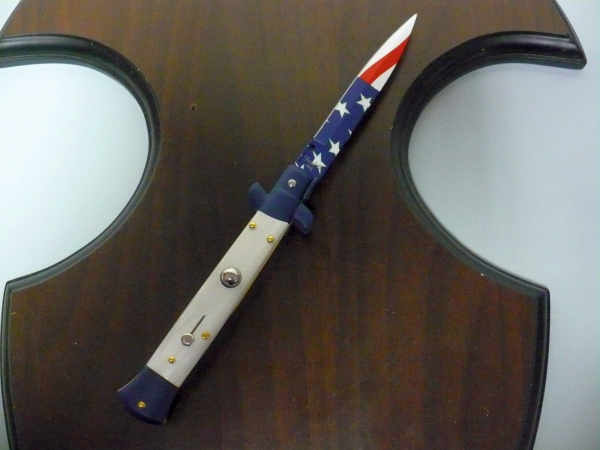 Frank Beltrame italian stiletto-23 cm imitazione di madreperla,baionetta con bandiera americana , edizione limitata - numero 15/26