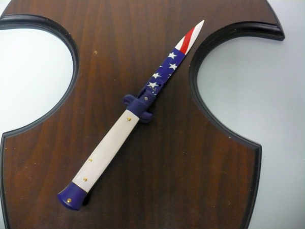 Frank Beltrame italian stiletto-23 cm imitazione di madreperla,baionetta con bandiera americana , edizione limitata - numero 15/26