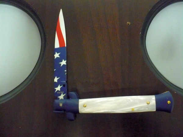Frank Beltrame italian stiletto-23 cm imitazione di madreperla,baionetta con bandiera americana , edizione limitata - numero 49/26
