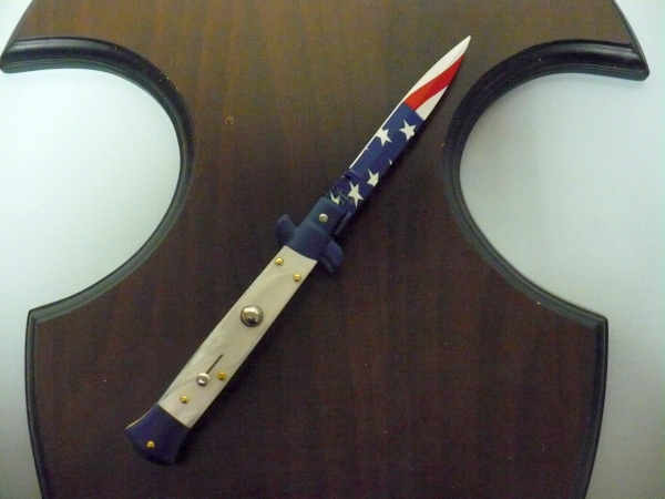 Frank Beltrame italian stiletto-23 cm imitazione di madreperla,baionetta con bandiera americana , edizione limitata - numero 49/26
