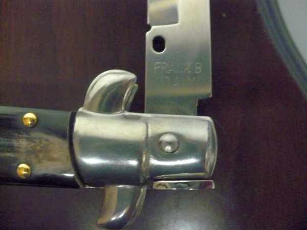 Italian stiletto - pugnale Frank Beltrame - 23 cm - corno di bufalo brasiliano , lama baionetta  -  FB 23/09B - 2
