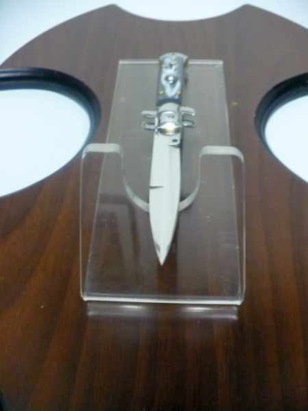 Frank Beltrame ,Italian stiletto, coltello a scatto -pugnale 23 cm acrilico -imitazione di bufalo scuro, lama baionetta