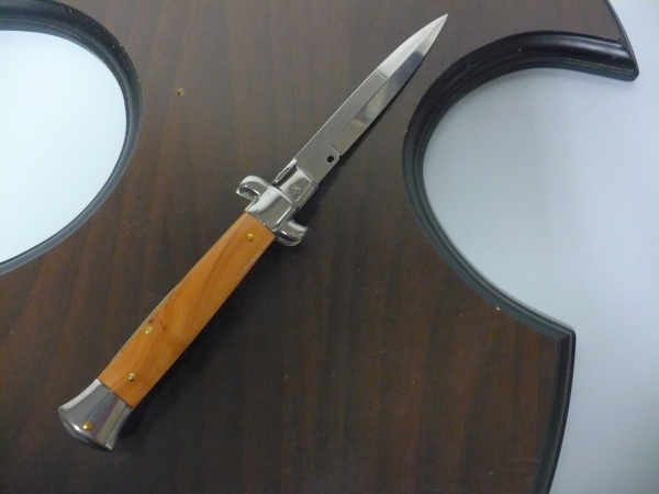 Frank Beltrame-23cm- coltello a scatto - pugnale -legno di olive / olive wood- lama baionetta modello FB 23/94B - 2