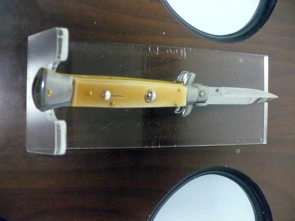 Frank Beltrame, italian stiletto- 23 cm, osso di struzzo, lama baionetta  FB 23/97B