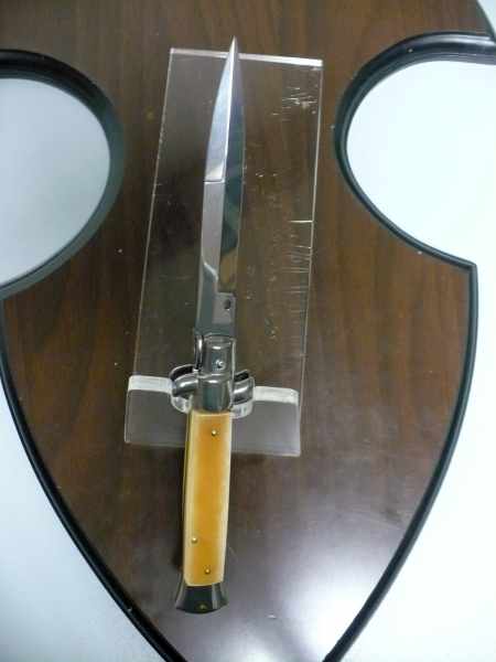 Frank Beltrame, italian stiletto- 23 cm, osso di struzzo, lama baionetta  FB 23/97B