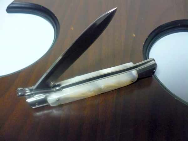 Swinguard - italian stiletto, coltello a scatto, 25 cm - AKC World knife , lama baionetta / blade bayonet, imitazione madreperla / imitation mother of pearl