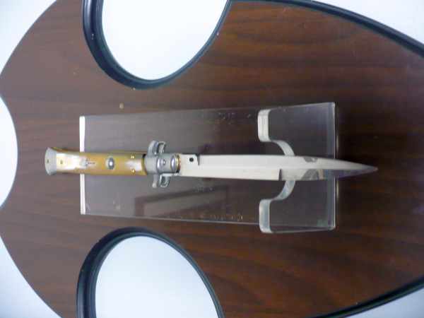 Frank Beltrame - italian stiletto, coltello a scatto, 28 cm -bufalo chiaro, lama kriss FB 28/48K- 14.C