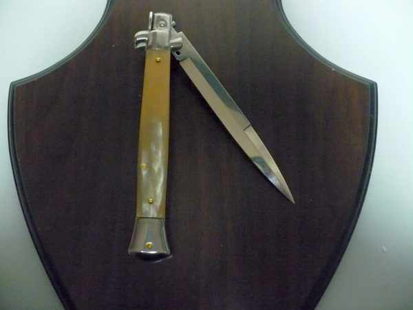 Frank Beltrame - italian stiletto, coltello a scatto, 28 cm -bufalo chiaro, lama kriss FB 28/48K- 14.C