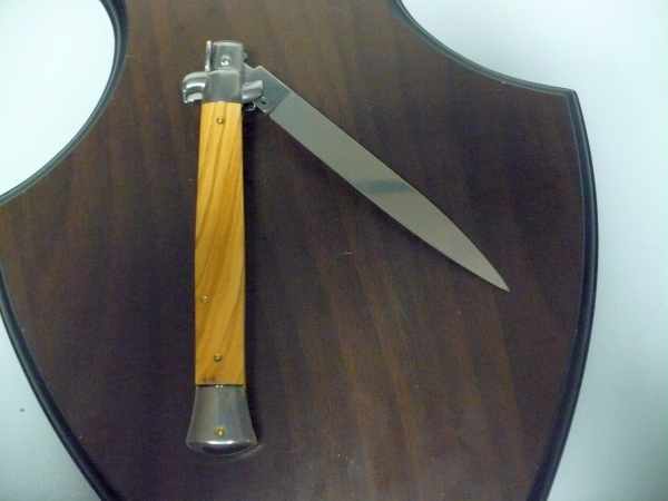 Frank Beltrame-28cm- coltello a scatto - pugnale -legno di olive / olive wood- modello FB 28/94C