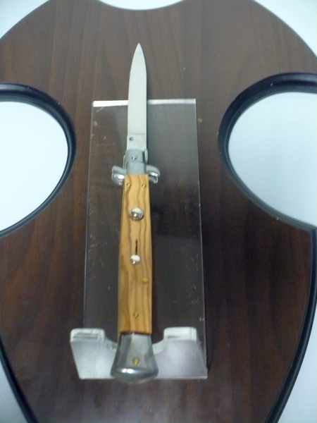 Frank Beltrame-28cm- coltello a scatto - pugnale -legno di olive / olive wood- modello FB 28/94C