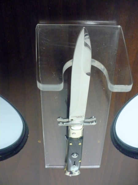 Swinguard- Famiglia Spadon- italian stiletto 23 cm - corno di bufalo brasiliano / brazilian buffalo horn - lama baionetta - 3