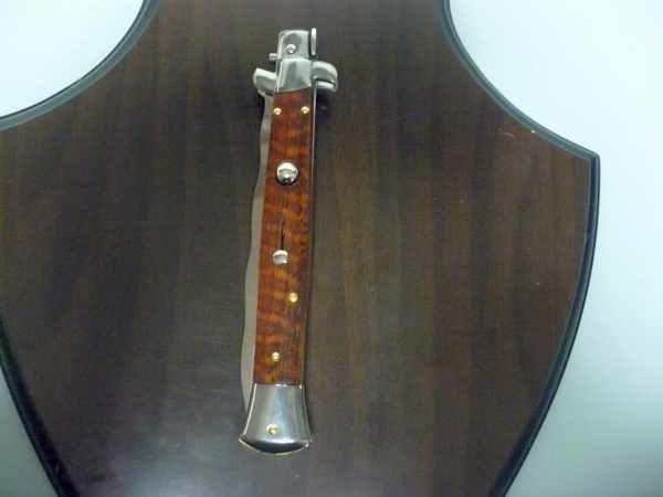 couteau à cran d'arrêt