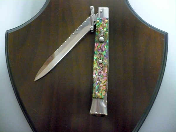 Classic swinguard - italian stiletto, coltello a scatto, 28cm - AKC World , abalone,  lama baionetta lavorata a lima / file