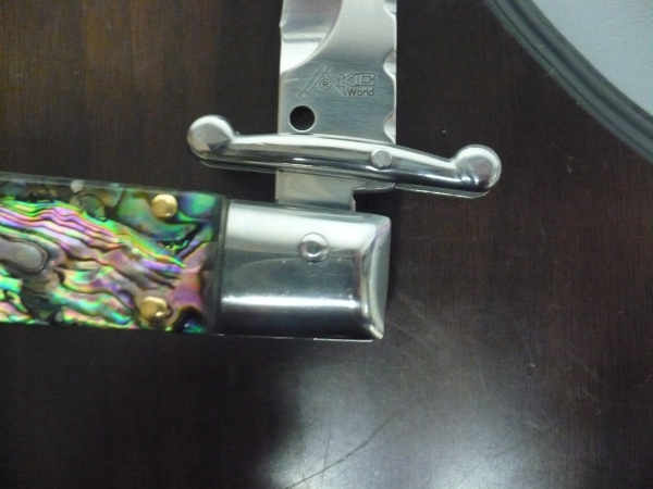 Classic swinguard - italian stiletto, coltello a scatto, 28cm - AKC World , abalone,  lama baionetta lavorata a lima / file