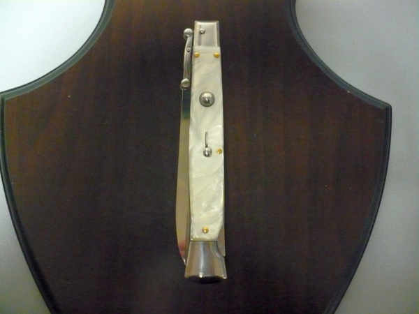 Classic swinguard - italian stiletto, coltello a scatto, 28cm - AKC World , imitazione perla / imitation pearl ,  lama baionetta / bayonet blade