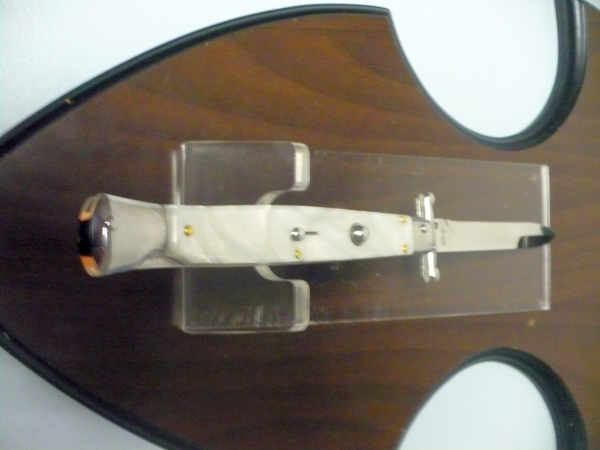 Classic swinguard - italian stiletto, coltello a scatto, 28cm - AKC World , imitazione perla / imitation pearl ,  lama baionetta / bayonet blade