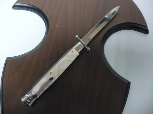 Classic swinguard - italian stiletto, coltello a scatto, 28cm - AKC World , imitazione perla / imitation pearl ,  lama baionetta / bayonet blade